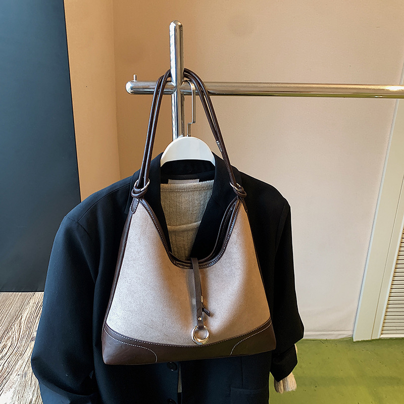 French retro suede design handbag autumn and winter new trend luxury style armpit bag women's shoulder bag elegant designer bag