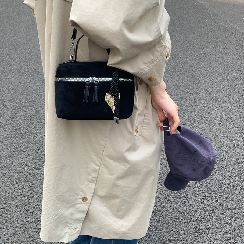 Free shipping designer bag High-End Single Shoulder Crossbody Bag Handbag for Women New Trendy Niche Box Velvet Handheld Small Square Bag