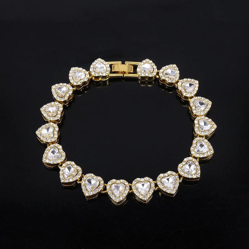 Luxurious And Exquisite Heartshaped Diamondset Stainless Steel Necklace For Everyday Matching Fashionable Jewelry 251024