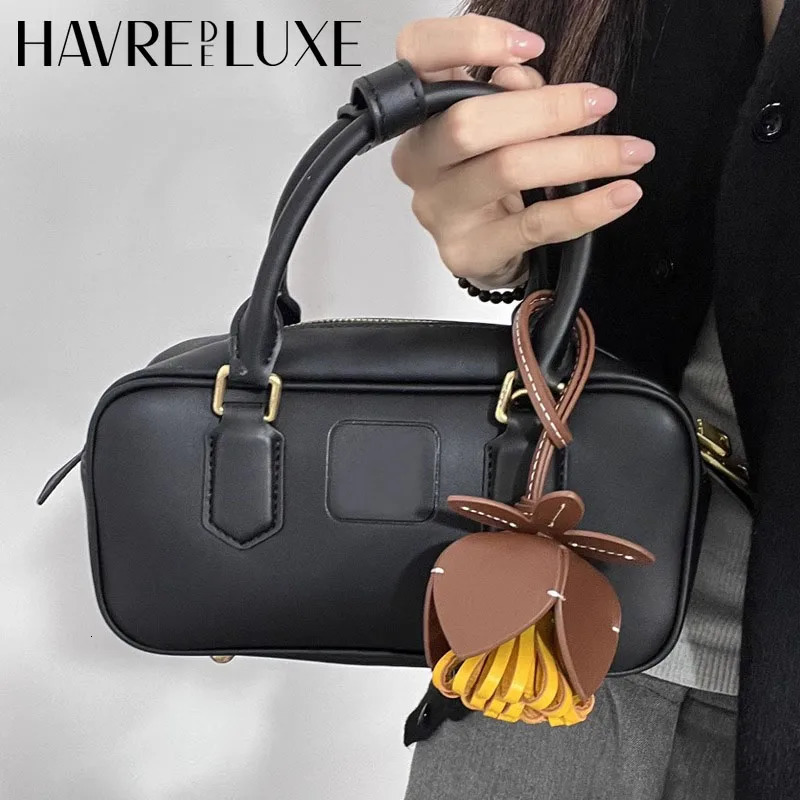 Flower Shaped Pendant Rope Metal Accessories Bag Pendant Keychain for woman Hand Rope Gift Home Decoration 251027