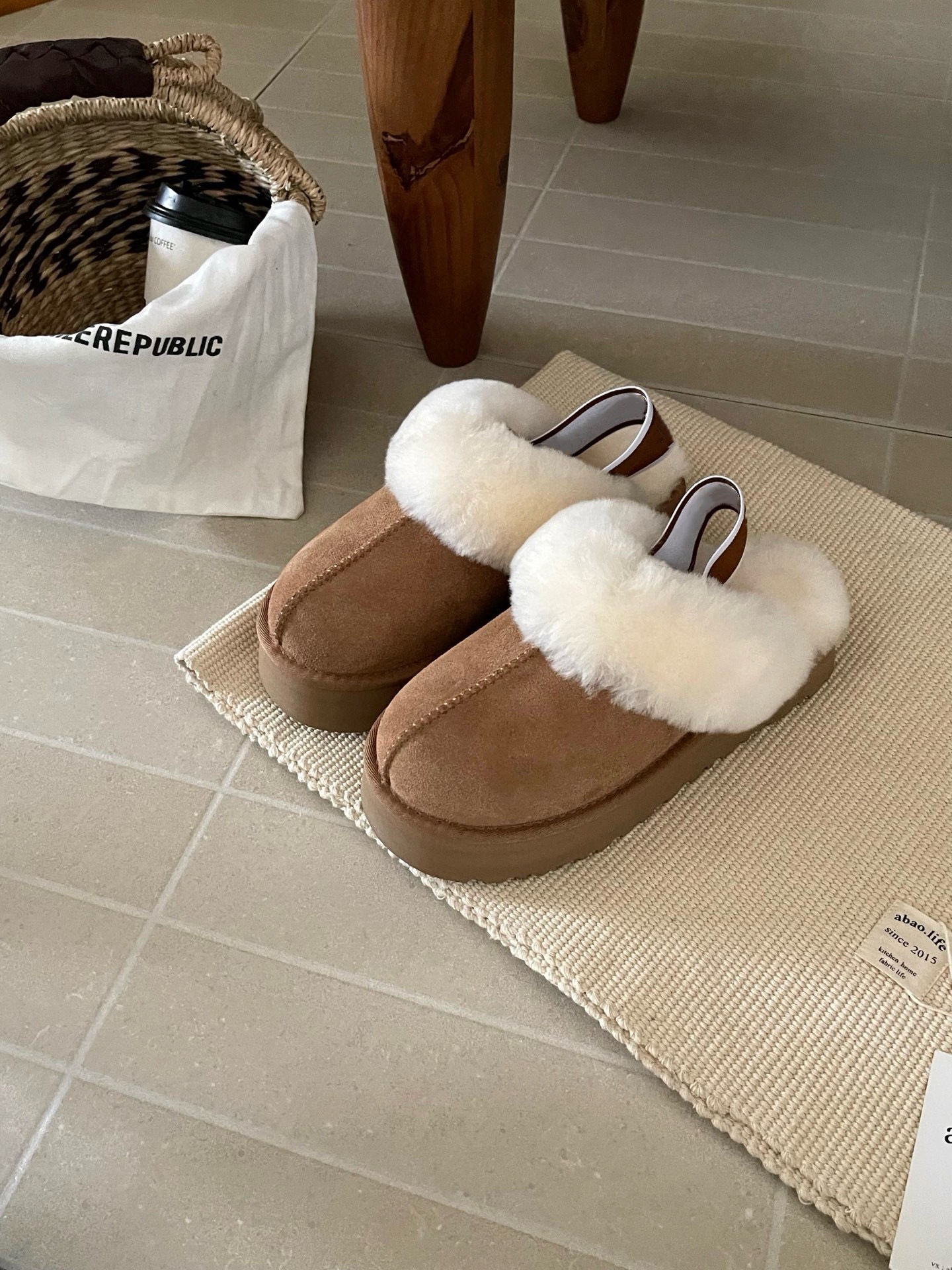 Free shipping Designer Multi-Color Plush-Lined Mules with Warm Design Daily Occasion Wear Fashion Stylish Versatile Trendy Slippers