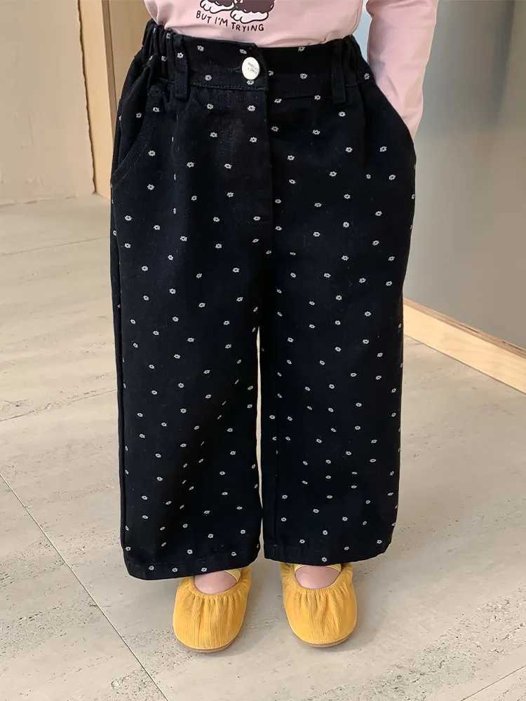 Girls Jeans Spring Autumn New Girls Baby Loose Straight Leg Pants Versatile Children Full Printed Small Flower Wide Leg PantsT251027