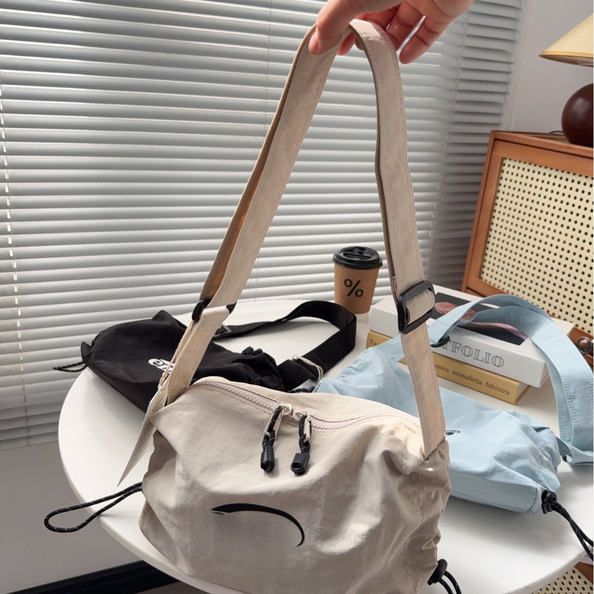 Designer Fashion Lightweight Sports Shoulder Bag New Trendy Crossbody Bag Lightweight Waterproof Travel Leisure Bag