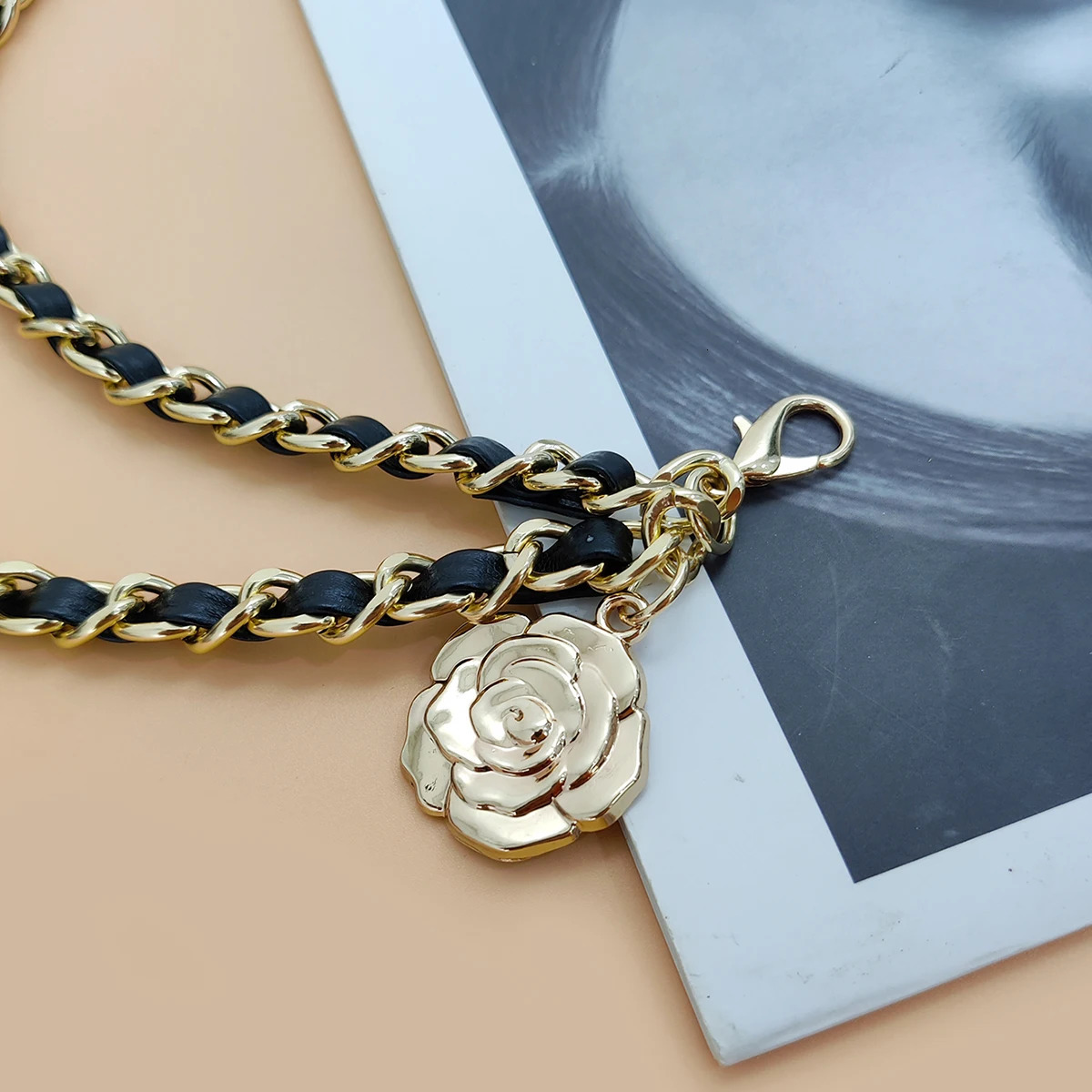 Fashion Gold Chain Belt Female Waist Flower Belts For Women High Quality y Tassel Dress Waistband Adjustable Metal Corset 251024