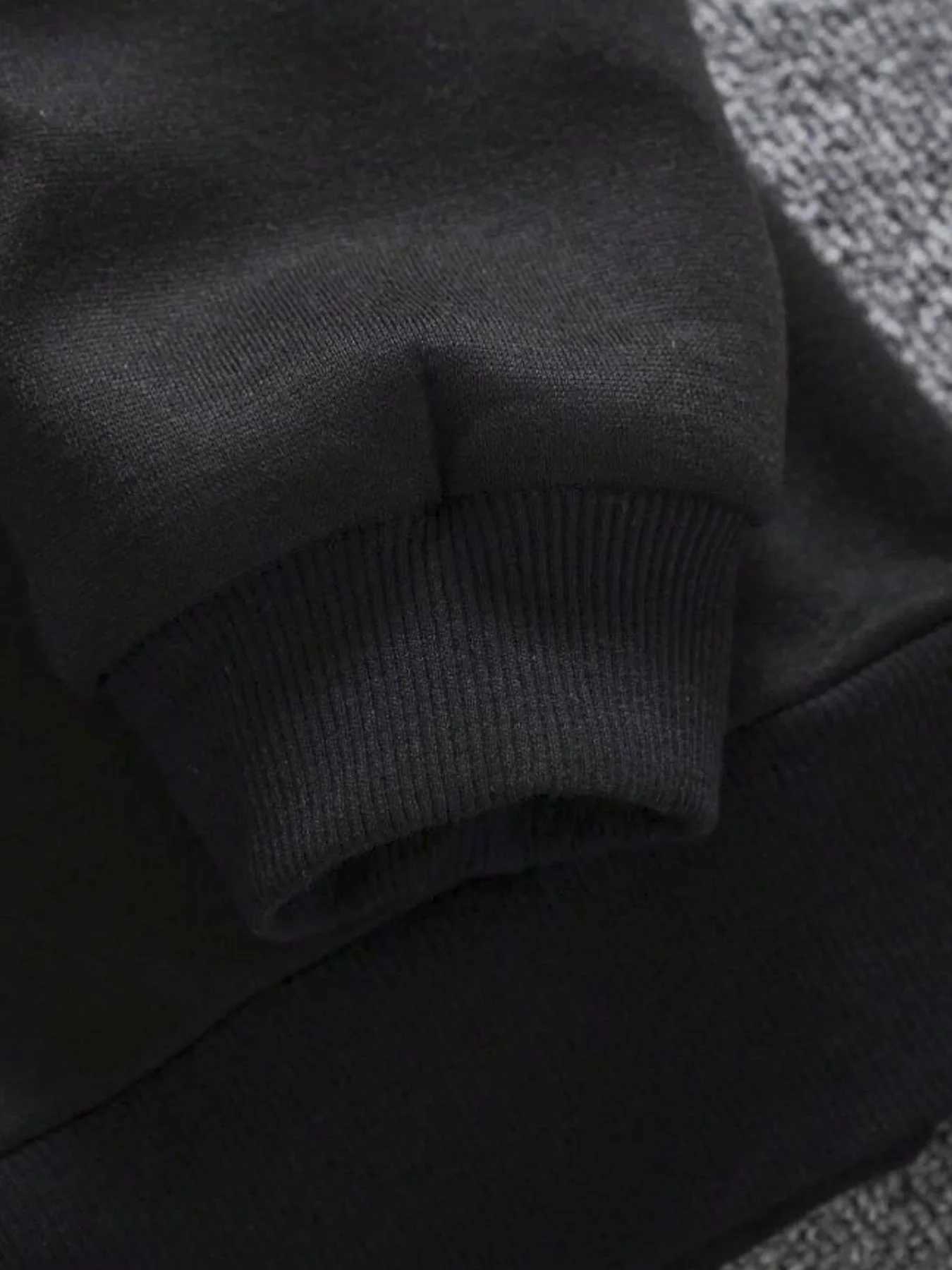 Fashionable new mens autumn and winter Gothic letter skull print soft and comfortable hooded sweatshirt outdoor street style cl W251027