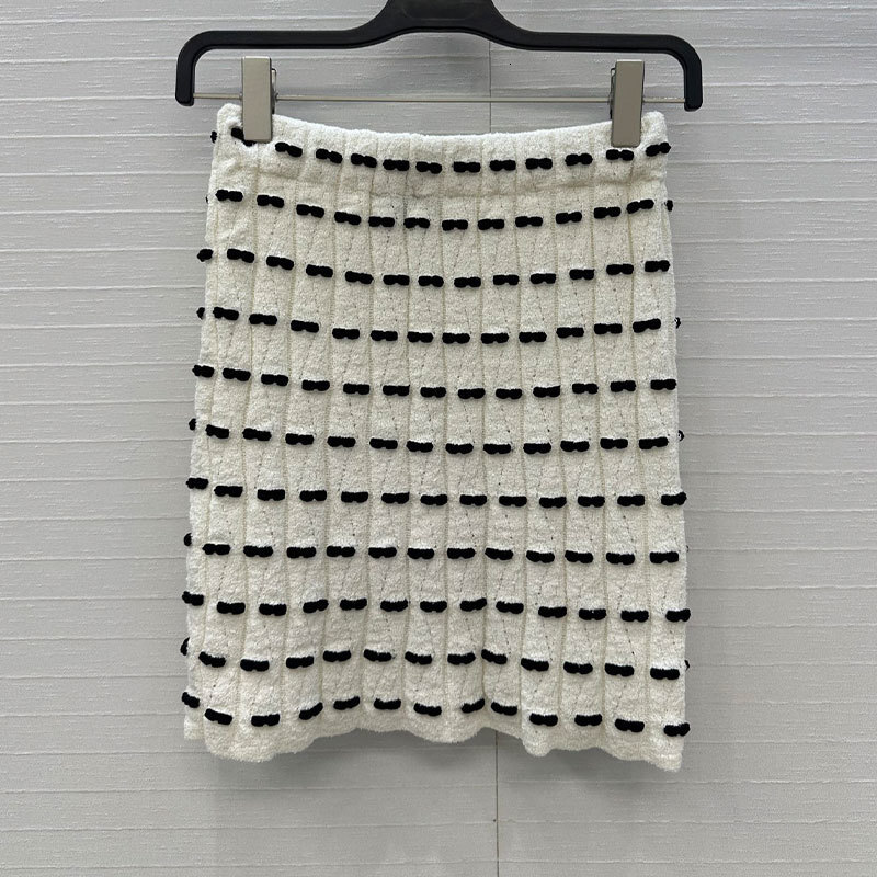 Chan Women's Black White Bow Semi Skirt Wool Blend Designer Luxury Elastic Waist Mini A-Line Bodycon French Elegant 2025 Winter New High Quality 