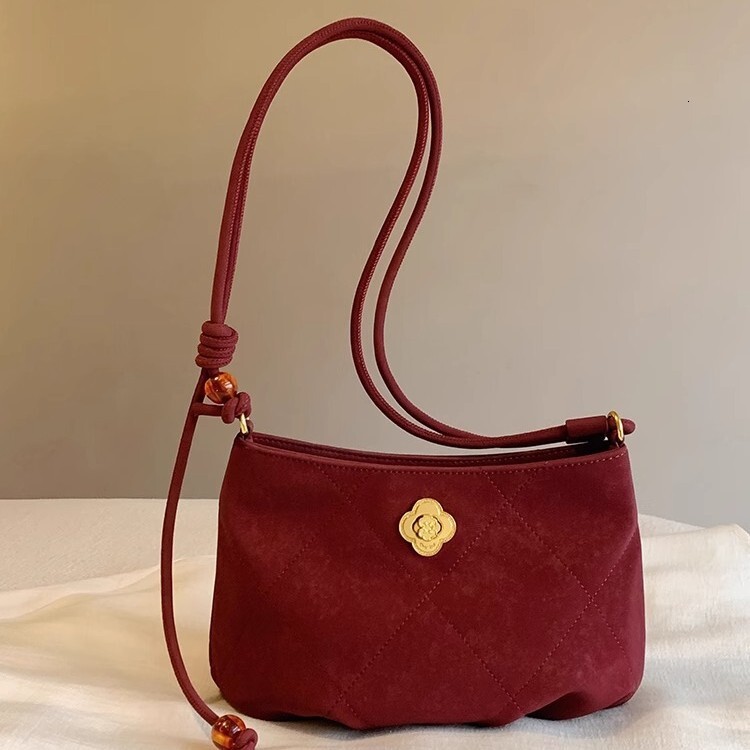 Designer's new Christmas handbag for women's autumn and winter crossbody bag