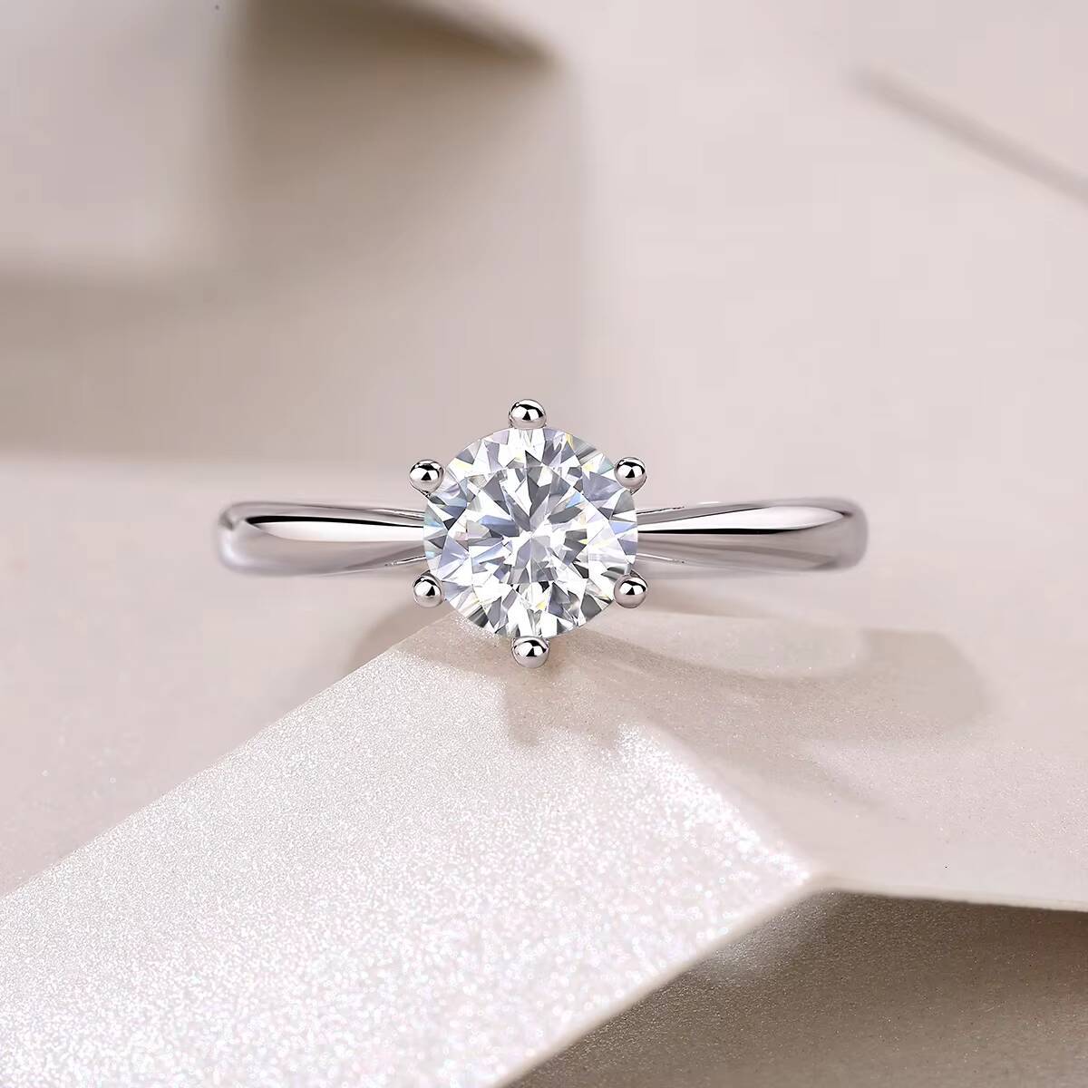 Factory Price Wholesale Fine Rings Wedding Classic Sixclaw Moissanite Rings S925 Sterling Silver Solitaire Rings for Women