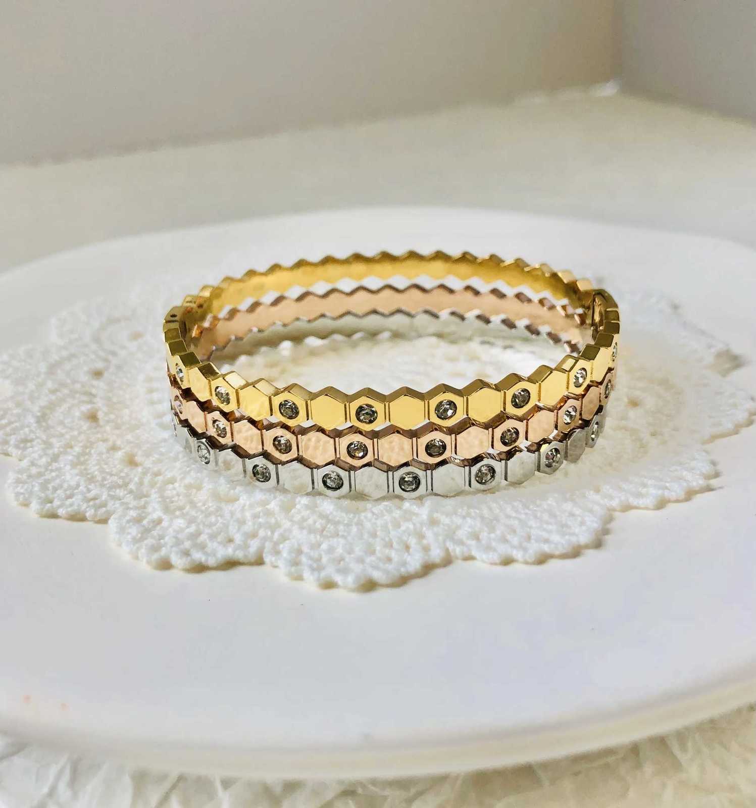 Big Brand Steel Bracets For Wen Honeycb Shaped Bangs With Shell Bijoux Acier Inoxidab Fme Gold And Rose Gold JewelW251027