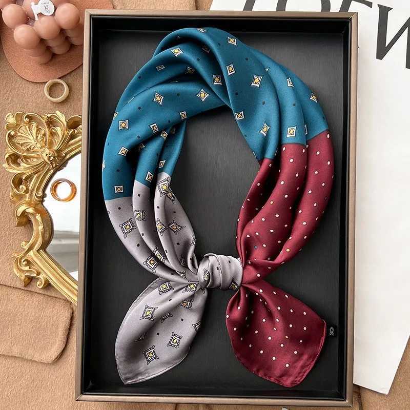 Plaid Silk Square Scarf Wen Satin Shawl Wrap Hijab Fa Hair Band Wrist Luxury kerchi 7070cm Echarpe 2022 BandanaW251027