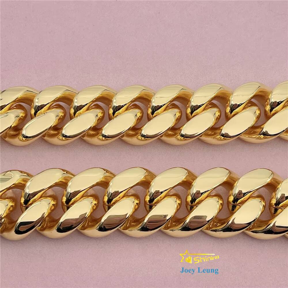 Hip Hop Style Iced Out Custom Lock Moissanite Diamond VVS Cuban Chain Stainless Steel Cuban Chain Necklace Miami Cuban Link