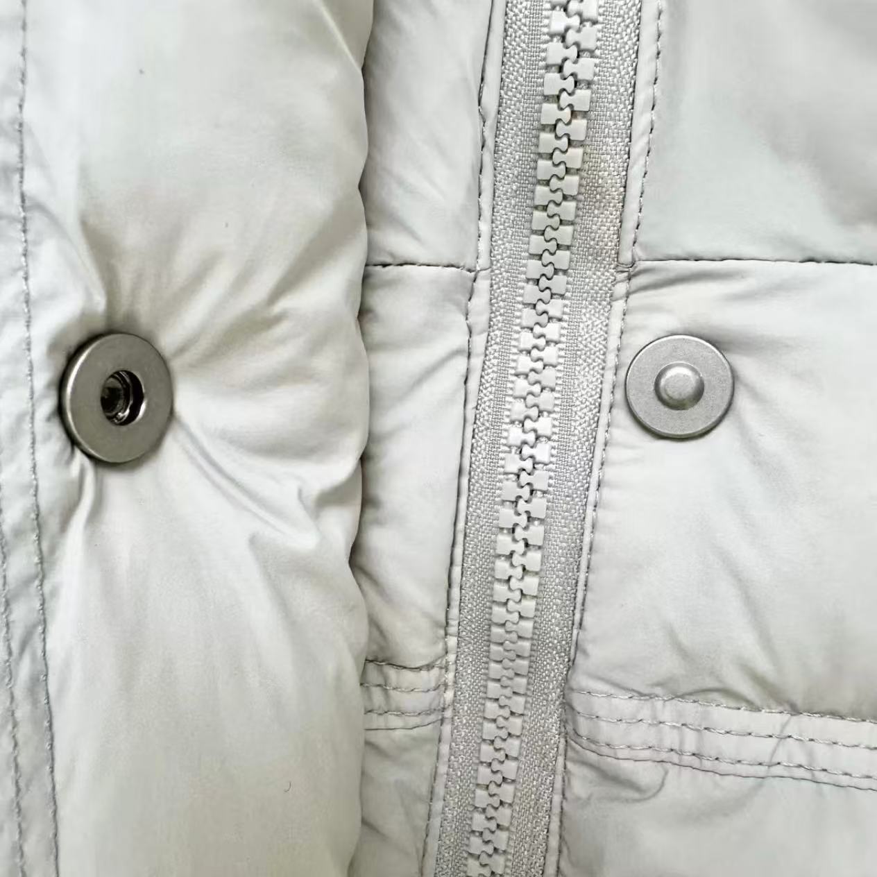 Women's Short Puffer Jacket with Cloud-like Texture 2025 New Style - White Goose Down Thickened & Warm Hooded Bread-style Outerwear