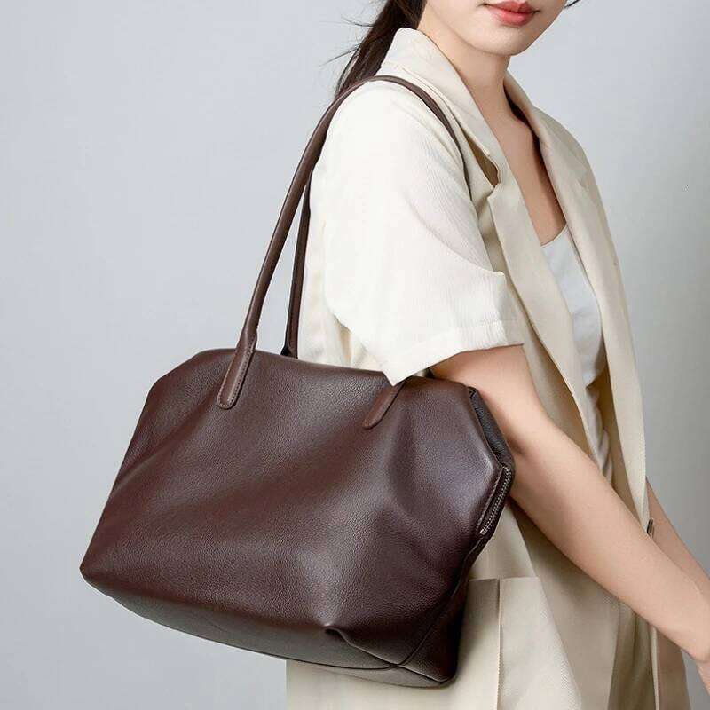 Niche Light Women First-Layer Cowhide Underarm Bag Minimalist Loose Lazy Single Shoulder Bags Simple Commuter Handbags 251027