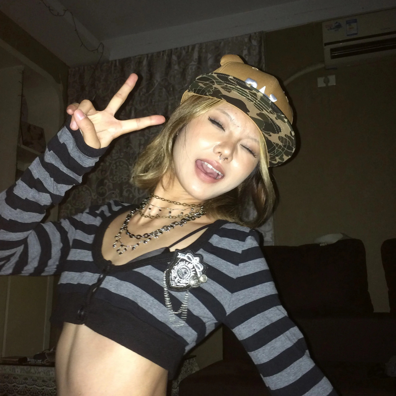 Karrram Trashy Y2k Crop Top Japanese 2000s Style Striped Long Sleeved Tshirt Vintage Harajuku High Street Tops American Retro 251027