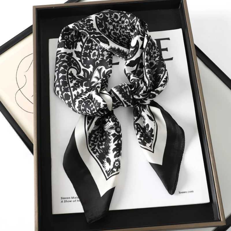 Luxury Square Silk Hair Scarf Wen Neck Muffr Hijab Lady Shawls Handkerchi Print Fa ScarvesBandana BufandaW251027