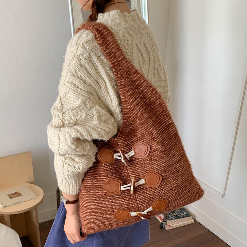 Leisure large capacity knitted armpit bag autumn and winter new fashion versatile style simple niche design women's handbag designer bag