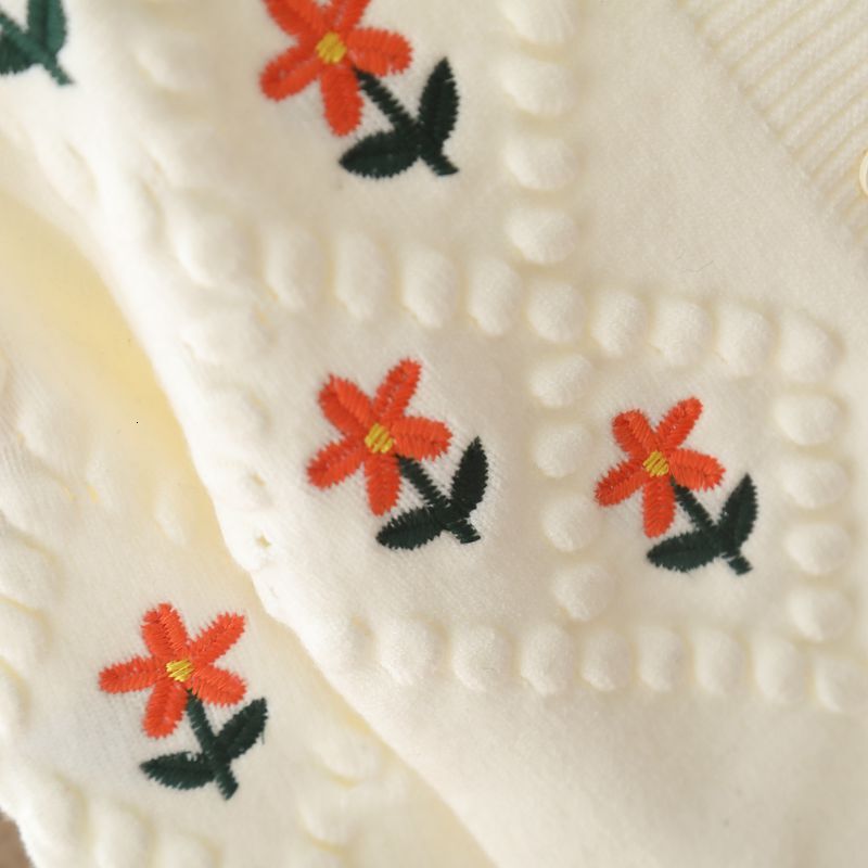 New children's sweater designer coat, baby spring and autumn knitted Korean version, girls' embroidered flower knitted cardigan