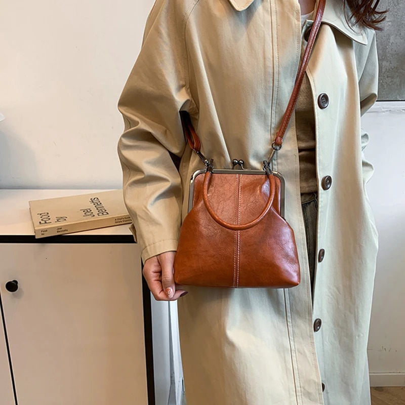 Large Capacity Vintage Womens Handbag Elegant Kiss Lock Shoulder Bag PU Leather Retro Chinese Style Crossbody Bag Solid Color 251027