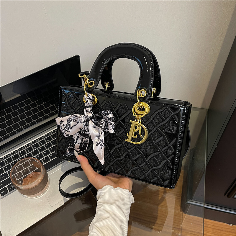 Free shipping designer bag Heavy Embroidery Bag Hot-Selling Fashion Scarf Handbag Women Shoulder Crossbody Bag