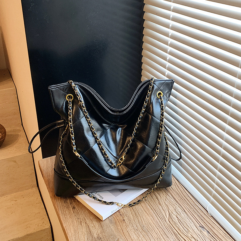 French retro large capacity style handbag autumn and winter new style French diamond grid chain bucket bag women's shoulder bag luxury designer b