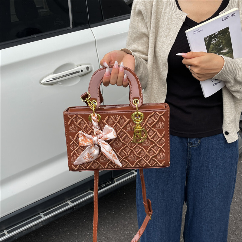 Free shipping designer bag Heavy Embroidery Bag Hot-Selling Fashion Scarf Handbag Women Shoulder Crossbody Bag