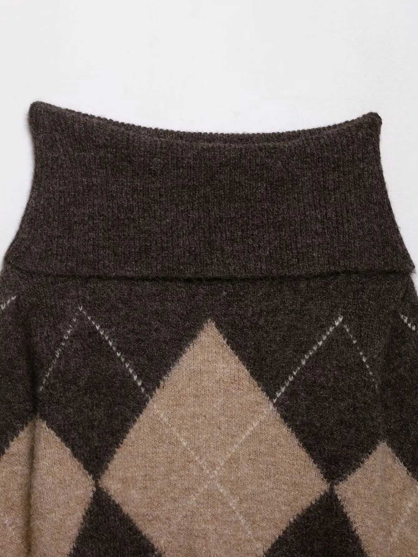 Autumn Womens Knitted Sweater Off Shoulder Fashion Argyle Womens Sweaters Temperament Slash Neck Knitted Pullovers ClothingT251027