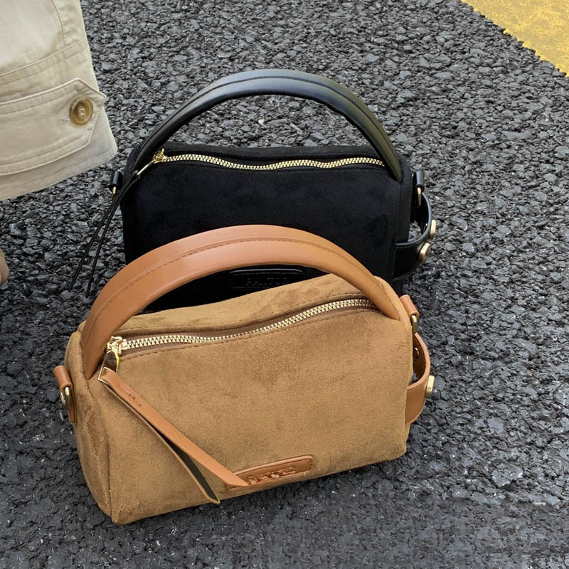 Designer women's autumn and winter new retro shoulder crossbody bag popular Korean version handbag