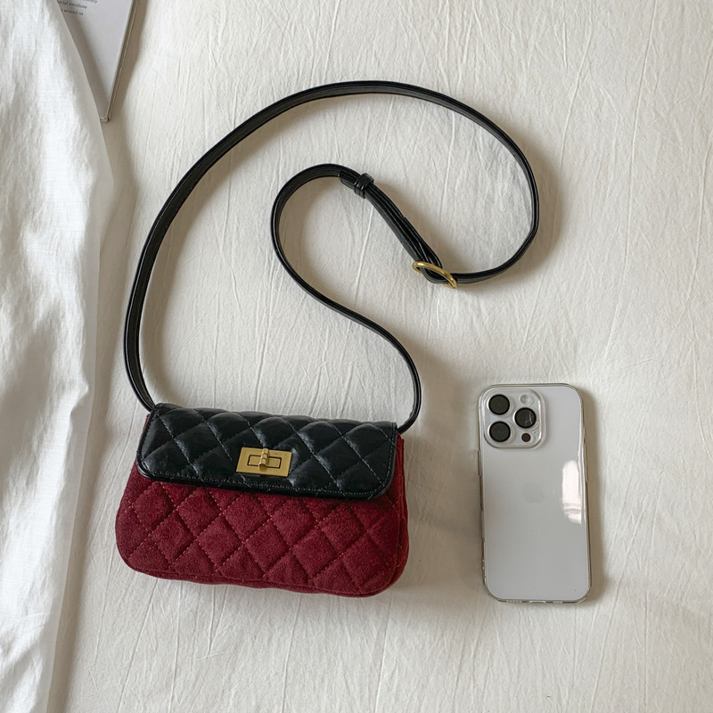 new Free delivery designer shoulder bag Simple handbag with solid color design essential for daily commuting