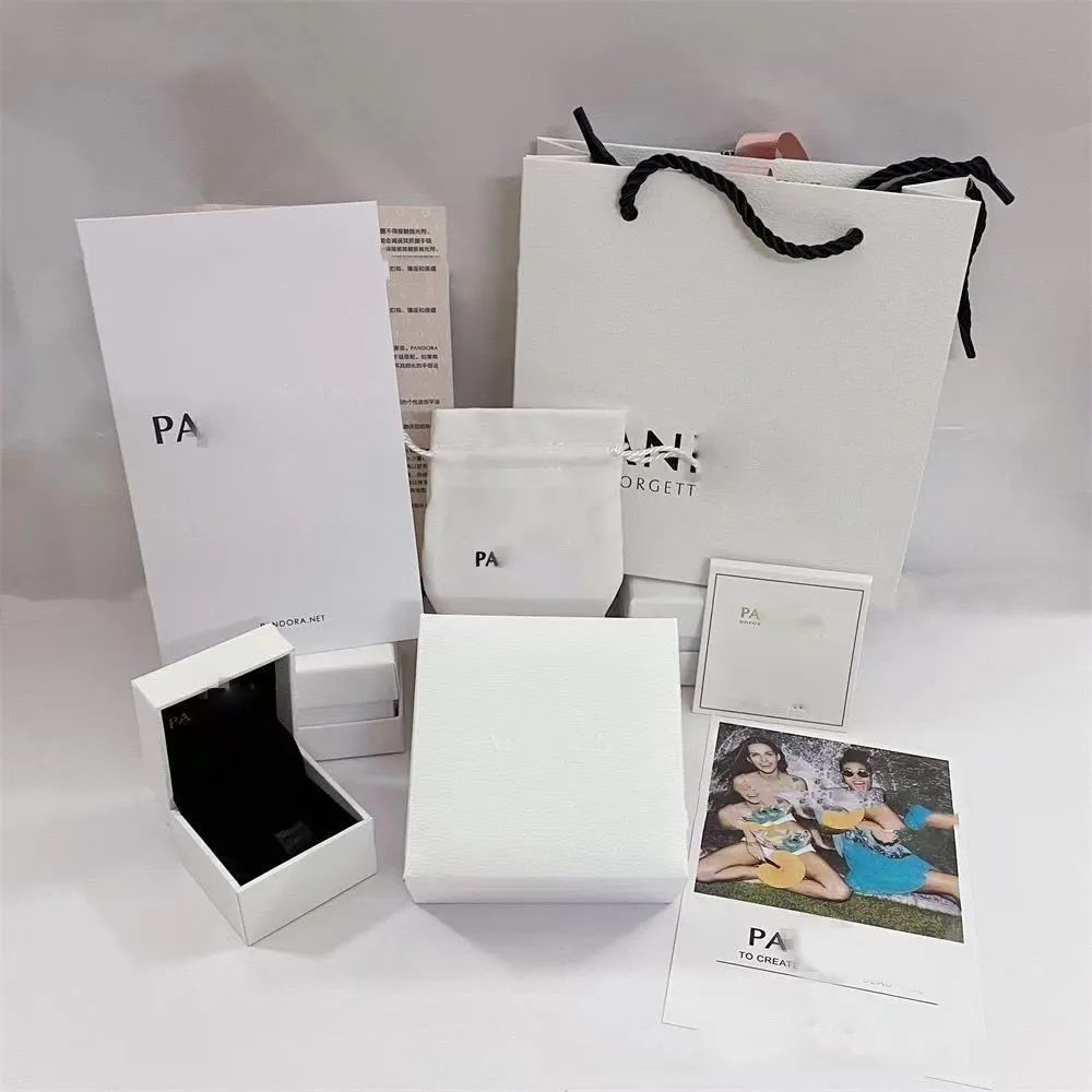 Designer Jewelry Boxes White Color Necklace Bracelet Ring Box With Fashion Letter Jewelry Display Packaging Gift Box