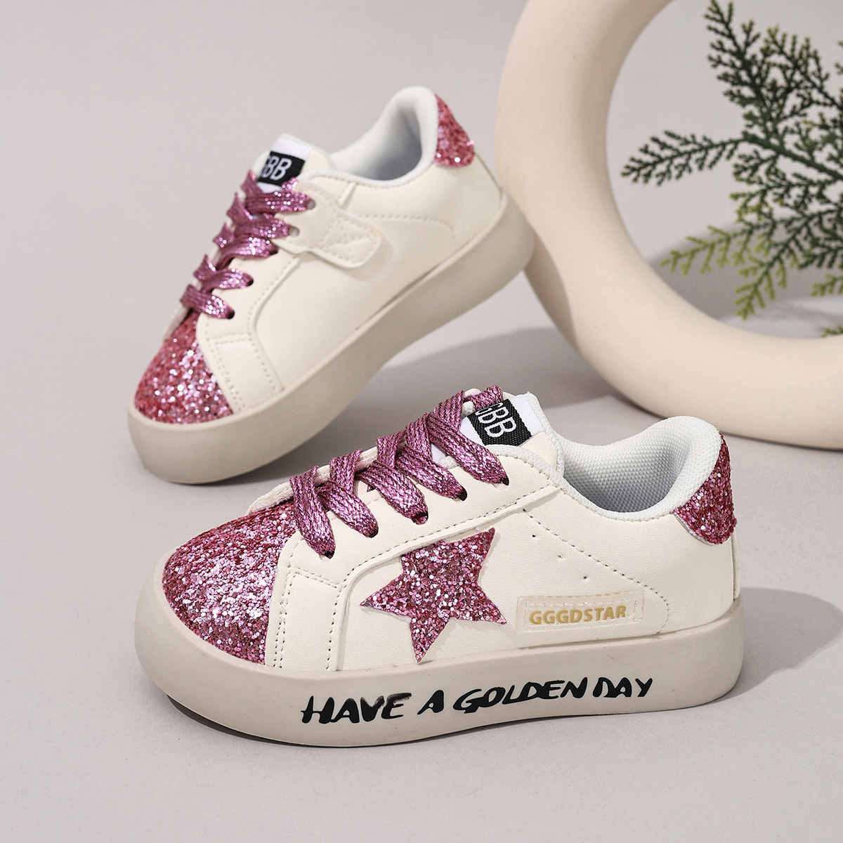 Designer Shoes 2025 Autumn New Style Little Girl Soft-soled Casual Shoes Fashion Sequined star White Sneakers Anti-slip board shoes Free shipping