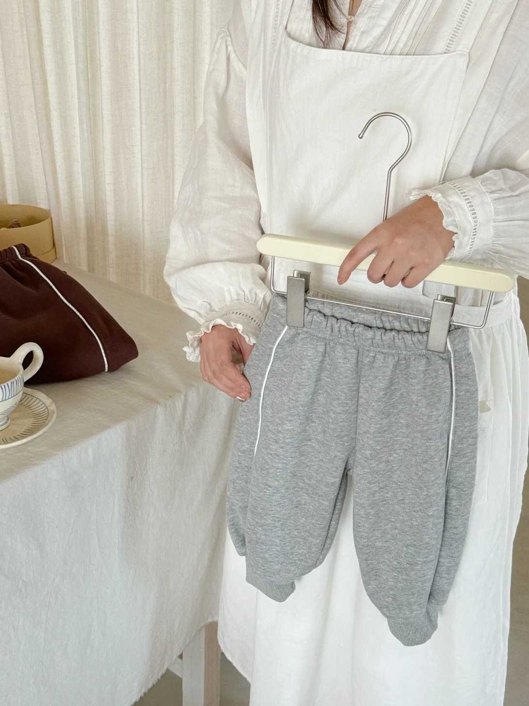 2025 Winter New Children Fleece Trousers Boys Girls Sweat Pants Plus Velvet Thick Baby Harem Pants Fashion Kids Warm PantsT251027