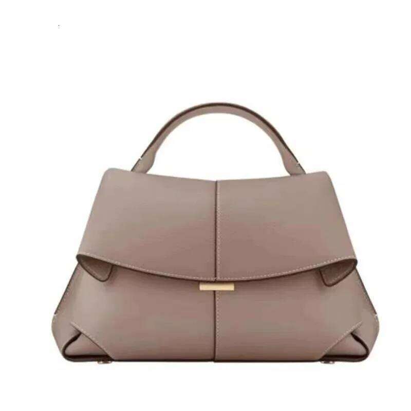 2025 Hot-Selling Model Popular Series 2024 New Bag European And American Fashion Leather Pleated Women's Handbag