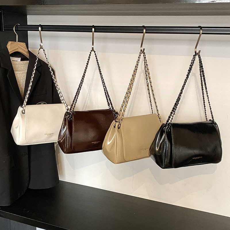 Free shipping designer bag Casual Niche Bag for Women New Women Bag Autumn Winter Trendy Versatile Chain Crossbody Bag Shoulder Bag