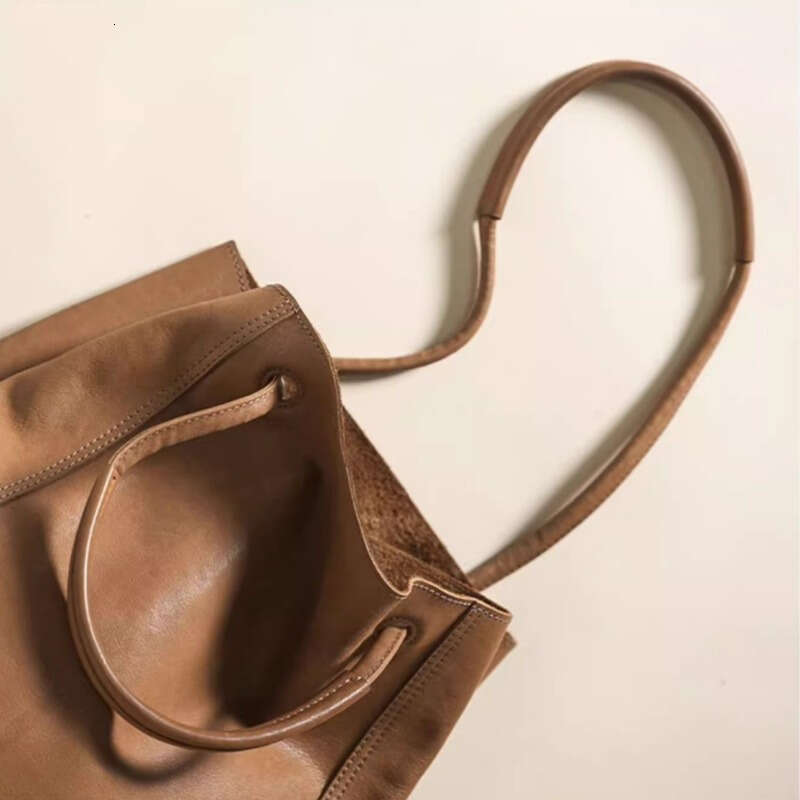 Stylish Women's Genuine Leather Bucket Bag - Large Capacity Retro Solid Color & Shoulder Handbag With Zipper Closure, Perfect For Work And Outdoo