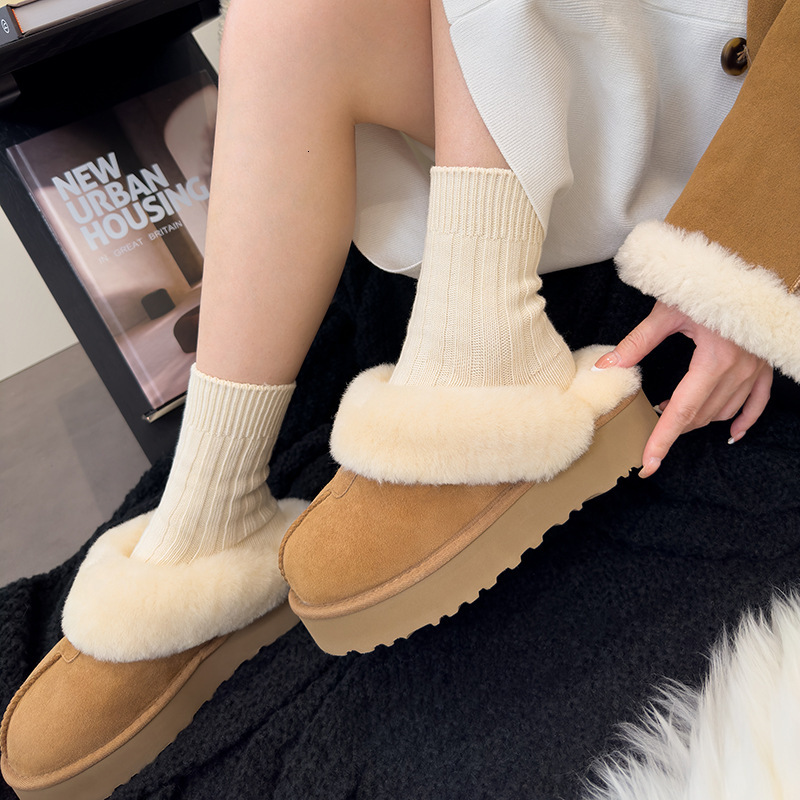 Thick soled fur half slippers, winter new plush cotton shoes, comfortable, soft, luxurious style, fashionable and trendy women's snow boots, desi