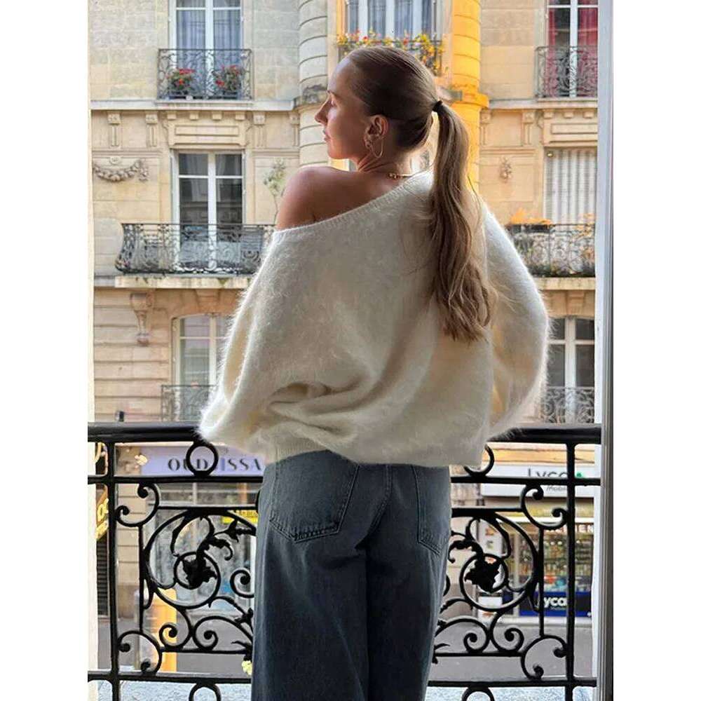 Women Solid Off Shoulder Pullover Fashion Classic Full Sleeve Loose Knitted Mohair Knitwear Lady High Street Autumn Sweaters Designer Sweater Women