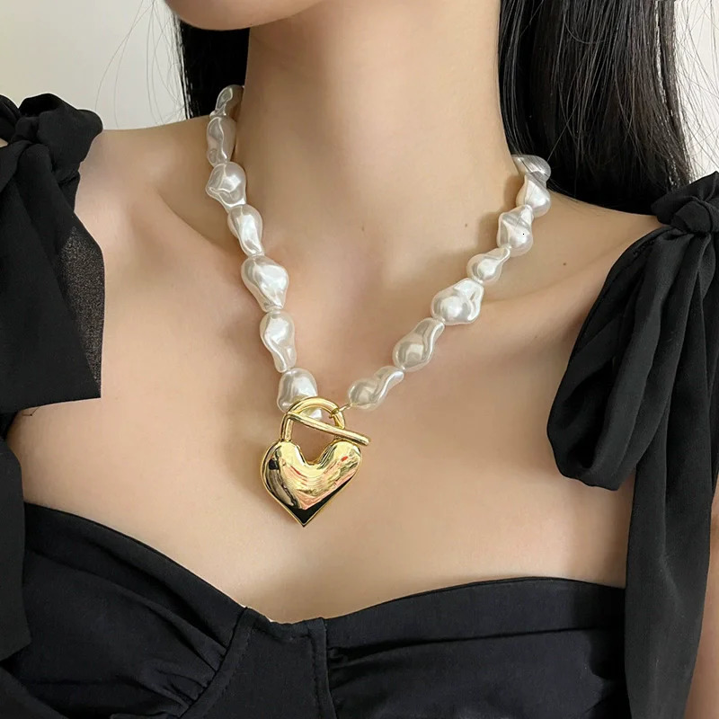 Pearl HeartShaped Necklace For Women HeartShaped Pendant Necklace Fashionable Womens Jewelry Accessory 251023