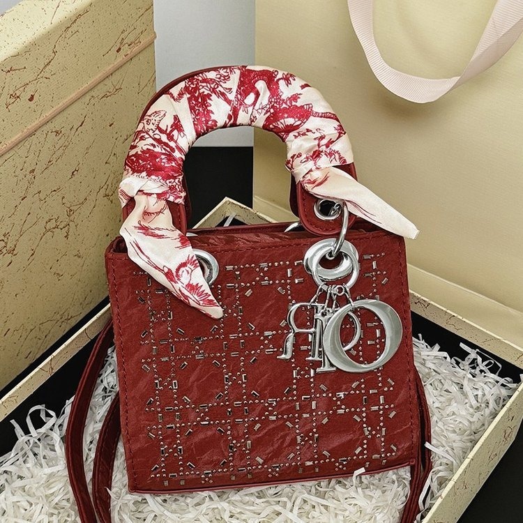 Designer Brand Pack Diamond-encrusted Princess Diana Bag Handbag Crossbody Luxury Bag Small Bag 2025 New Party Bag Quilted Fashion Rhinestone Shiny Bag For Women