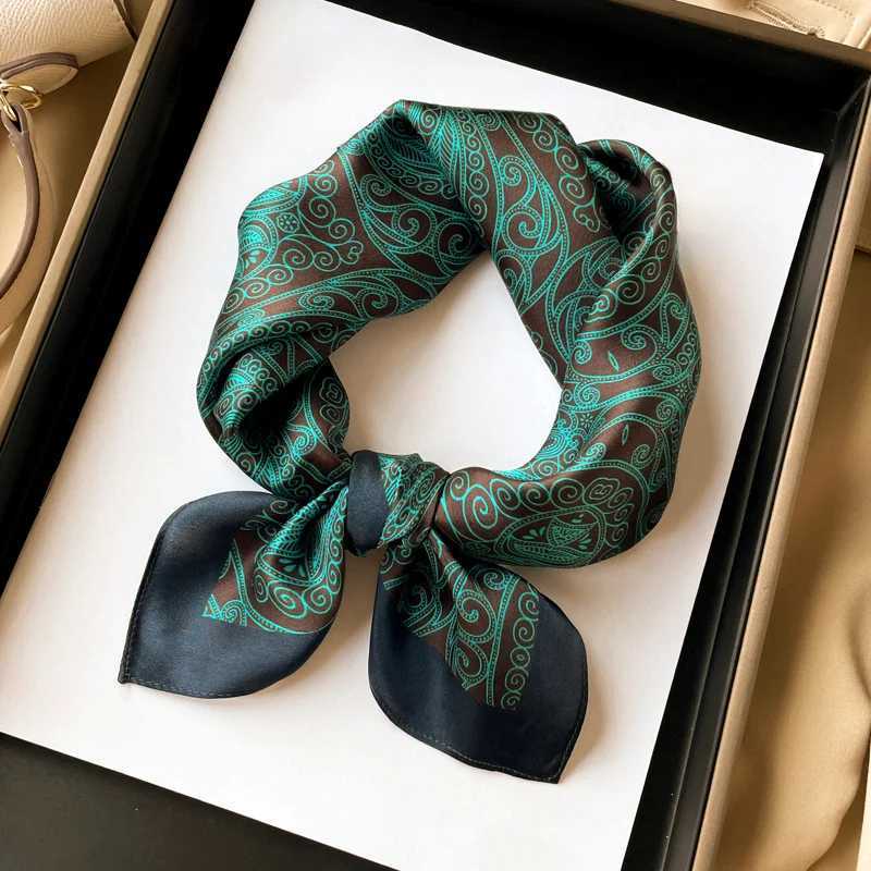 Luxury Paisy Print Square Scarf Sunscreen Ladies Neck Kerchi UV Protection Wrap Wen Fashion AccoryW251027