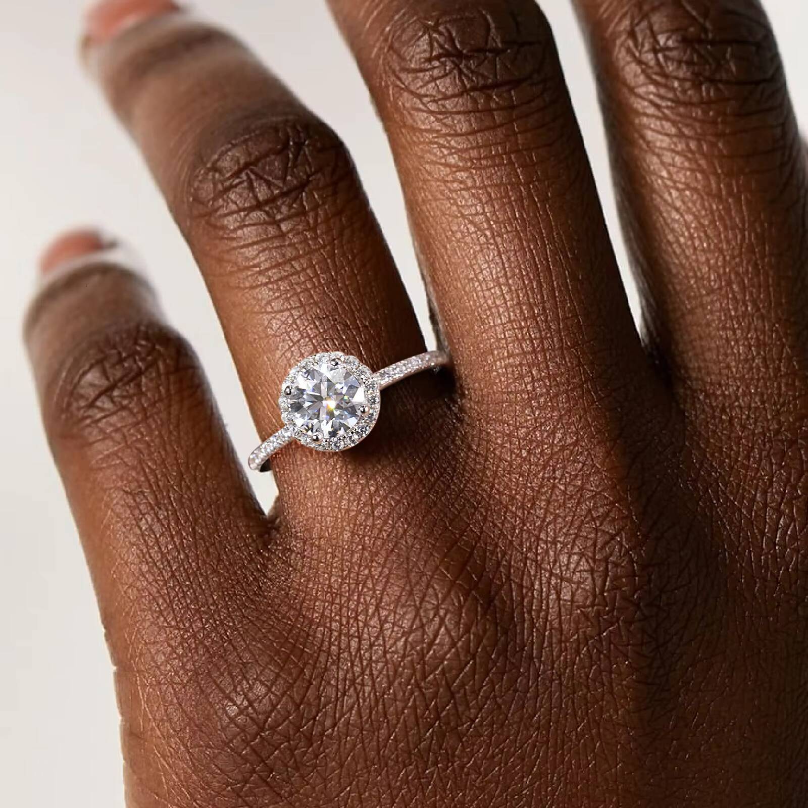 KRKC Wholesale Jewelry 05ct 10ct 925 Sterling Silver VVS1 Lab Diamond Moissanite Halo Rings Wedding Engagement Ring for Women