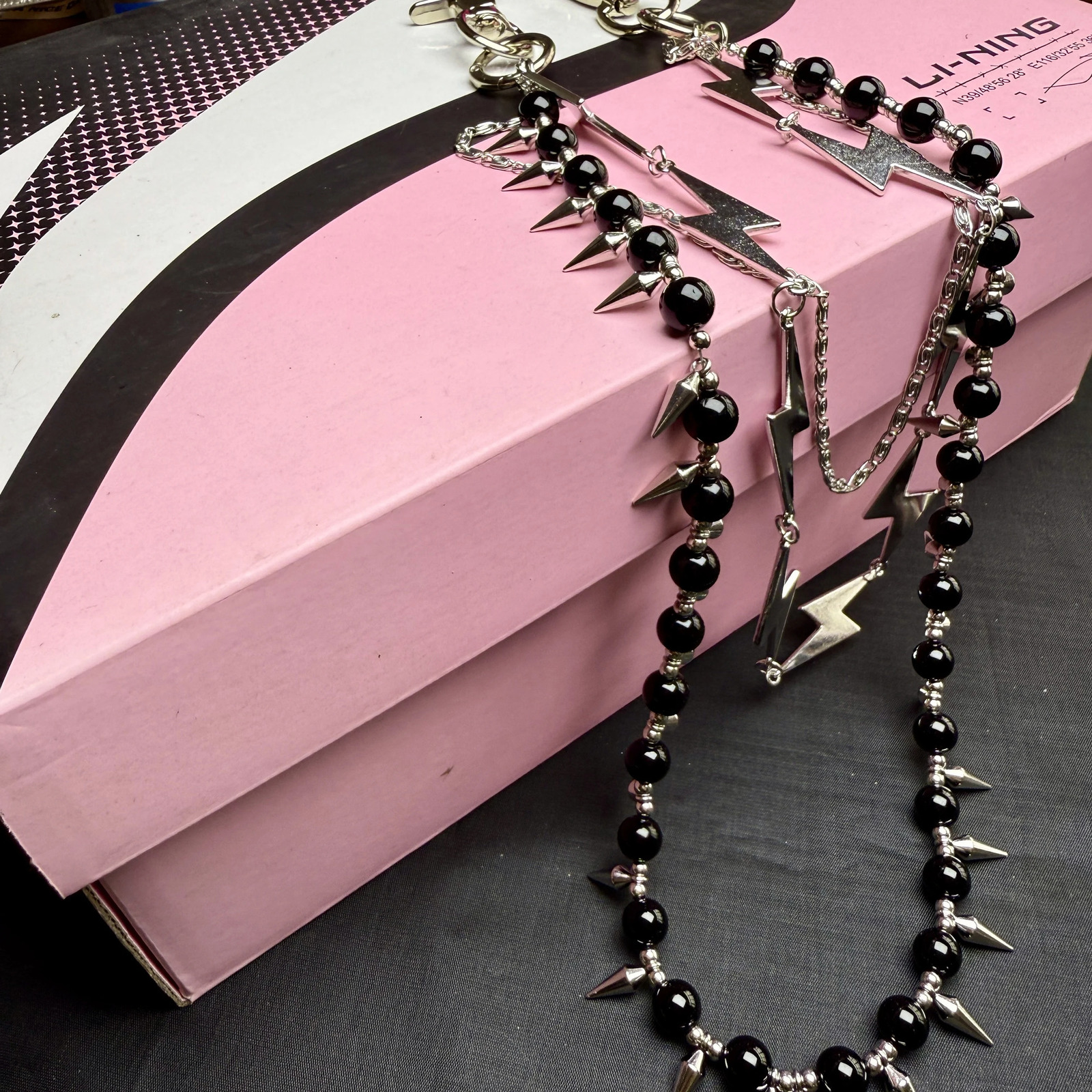 punk style jeans with highquality agate and lightning accessories fashionable and versatile wallet chain 251024