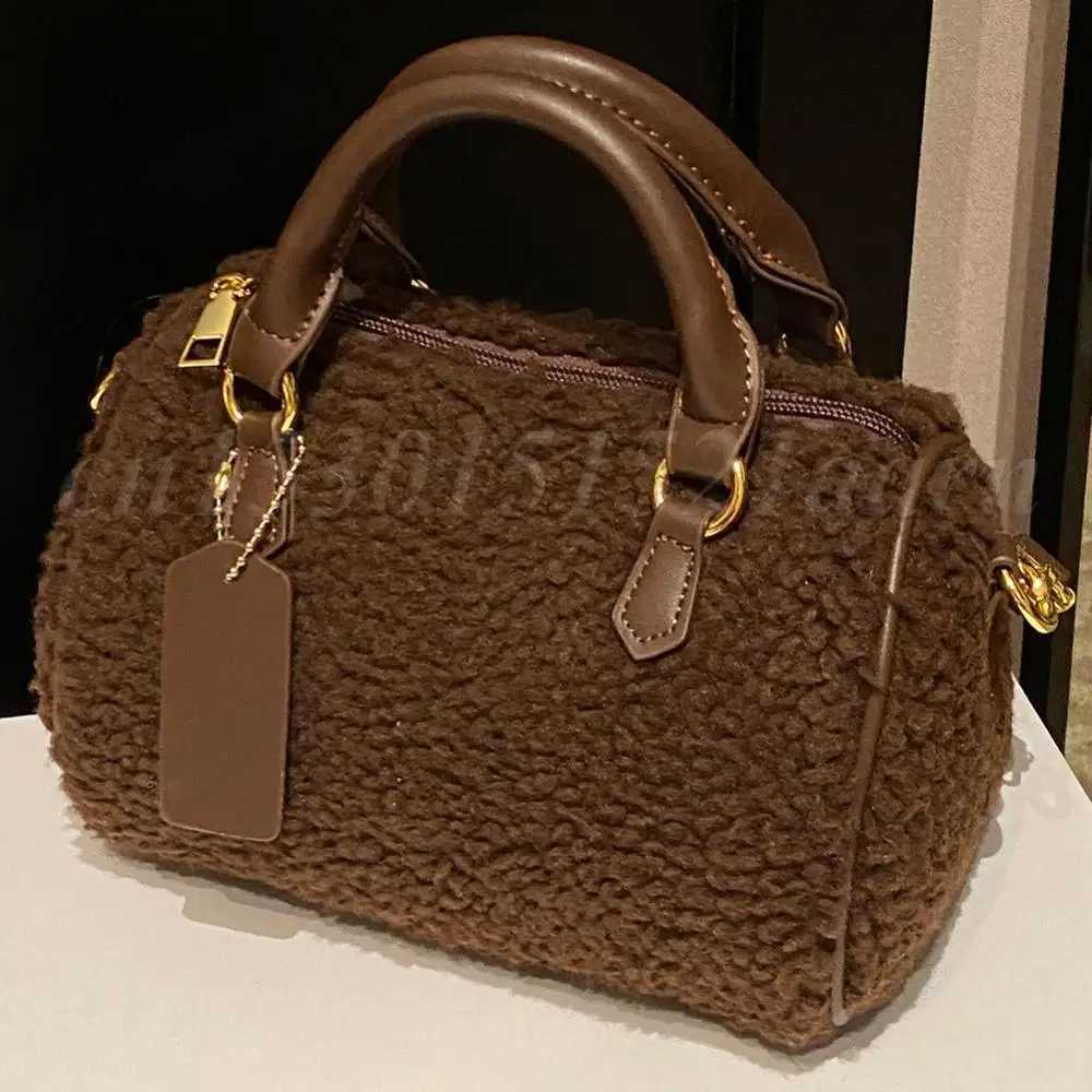 Fluffy Tote Purse For Womens Autumn Winter Plush Cylindrical Small Shoulder Bag Furry Zipper Crossbody Bag Ladies Fuzzy Handbag Y251027