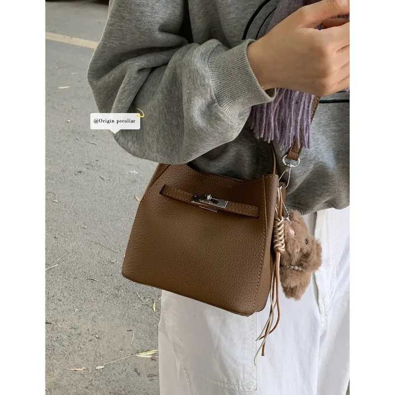 Autumn Pebbled Leather Bucket Bag 2025 New Minimalist Tote Crossbody Versatile Shoulder Bag for Women Y251027