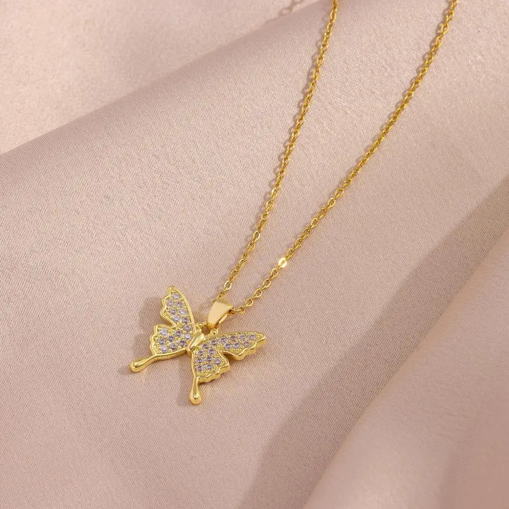 In Fashion Zircon Butterfly Pendant Necklace For Women Female Daily Wear Stainless Steel Clavicle Chain Jewelry Wholesale 251023