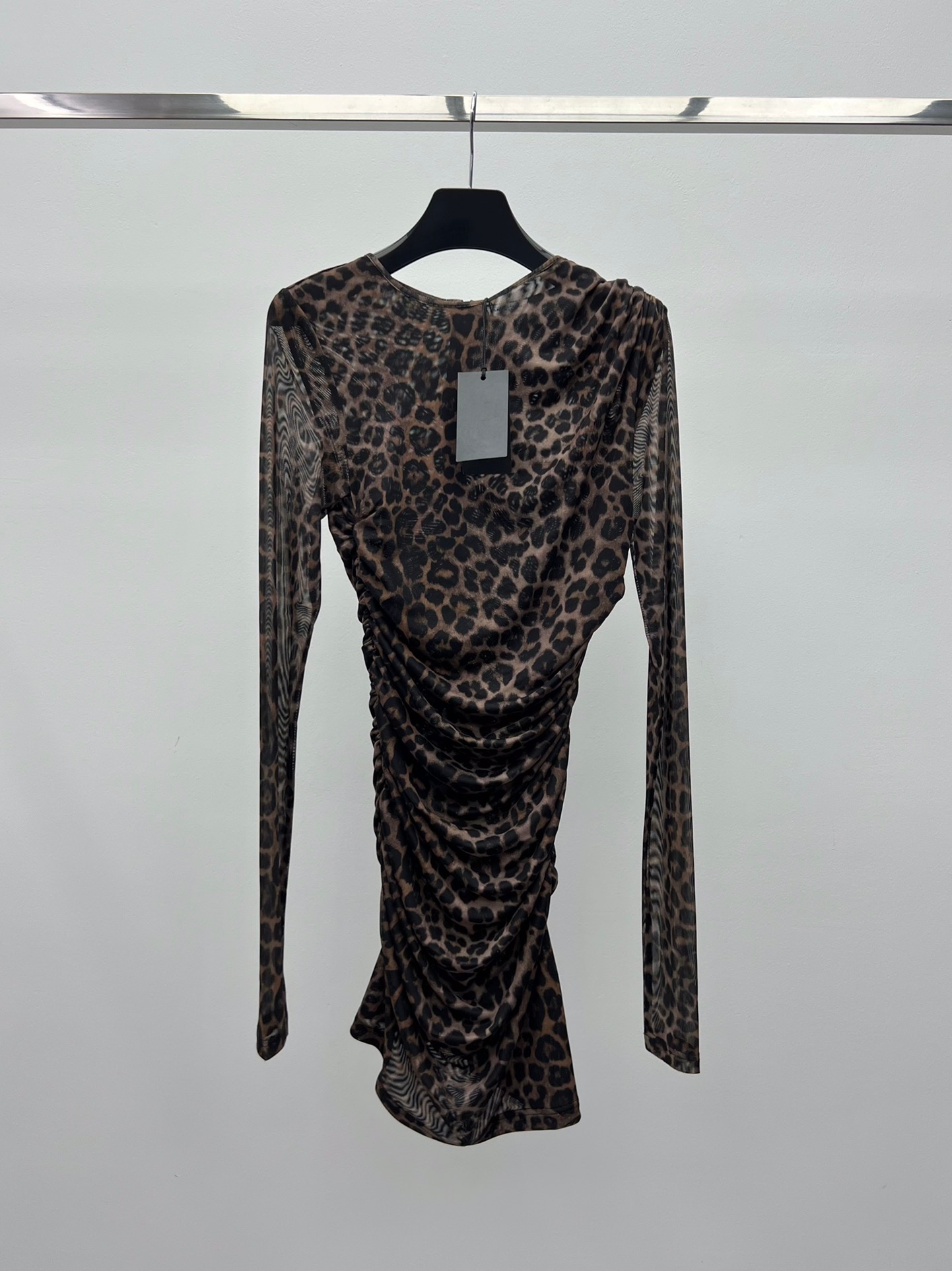 Leopard print sexy short dress designer luxury dress new women's pleated long sleeved dress slim and sexy spicy girl style hip skirt