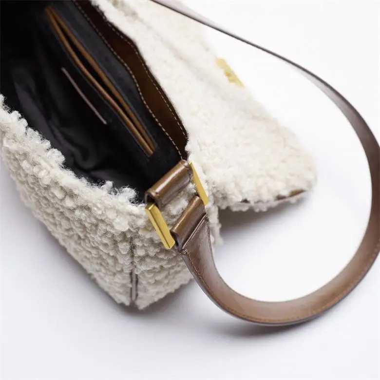 Fashion Women Bags Faux Lamb Fur Shoulder Bags Luxury Tote Female Faux Woolen Fur Plush Flap Handbag Y251027