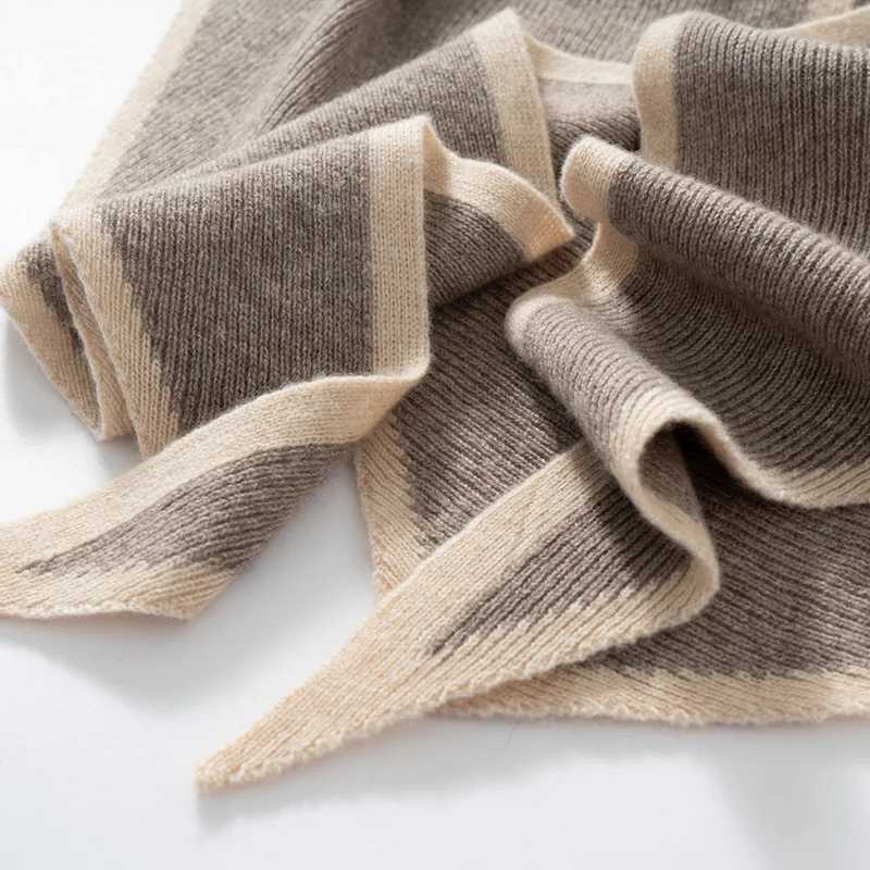2024 New Fashion Triang Design Wen Cashmere Scarf Shawl Winter Knitted Keep Warm Neck Protection Adt ScarvesW251027