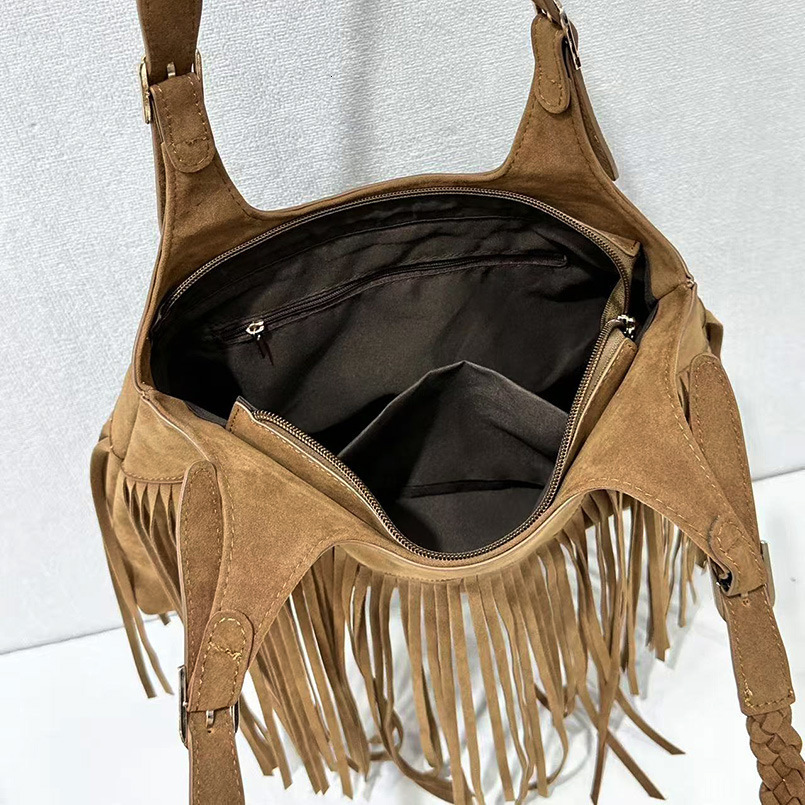 Fashion Trend Womens Shoulder Bag er Handbag Womens Handbag 2024 Tassel Womens Wallet Suede Bucket Bag 241008