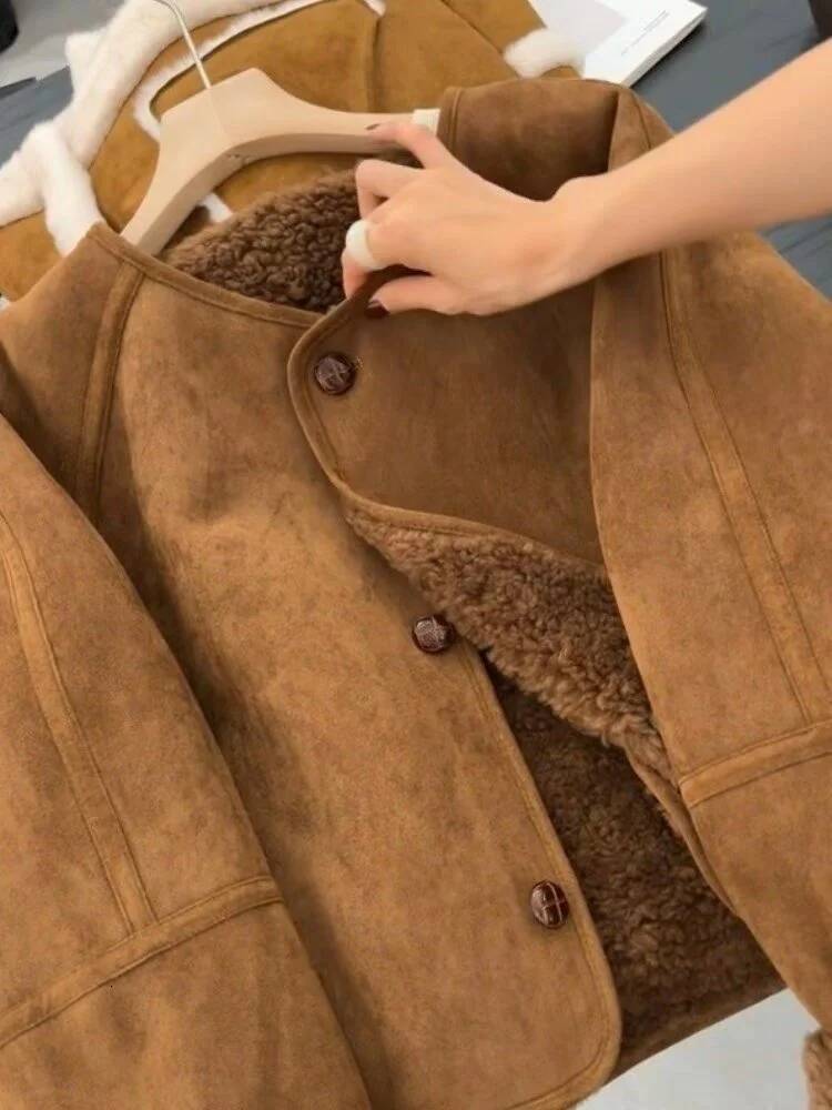 winter jacket women Lamb Wool Jacket Women New Autumn Winter 2025 Suede patchwork Korean Short Top Round Neck Loose Long Sleeved Warm Outwear