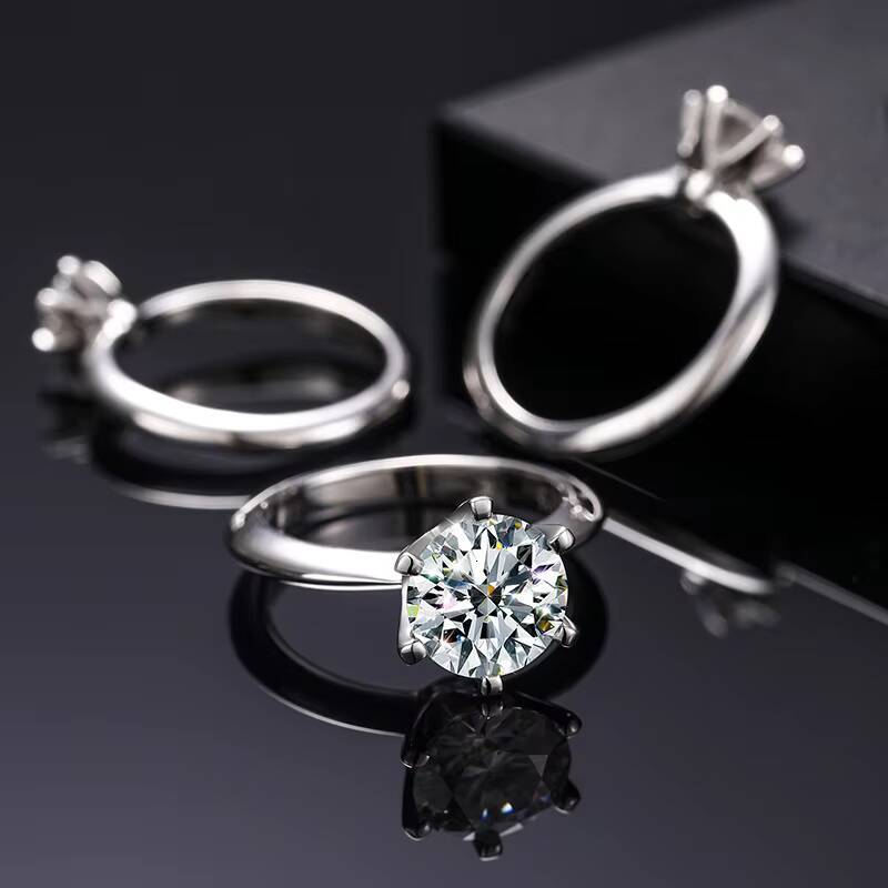 Fashion Women Engagement Jewelry Iced Out 925 Sterling Silver VVS Moissanite Diamond Wedding Ring with GRA Certificate